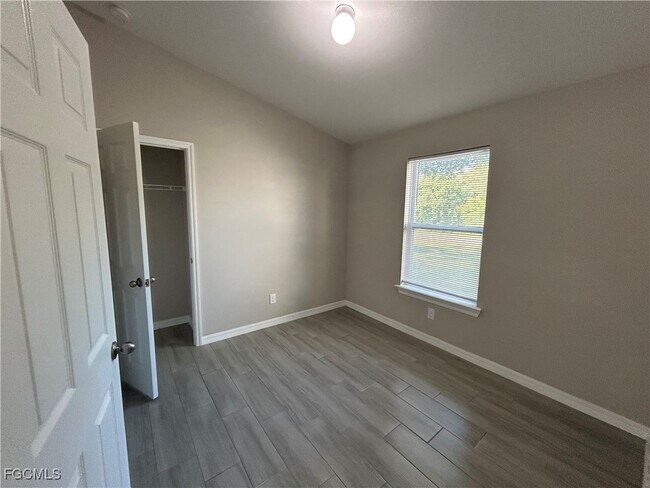 Building Photo - 504 Sheldon Ave