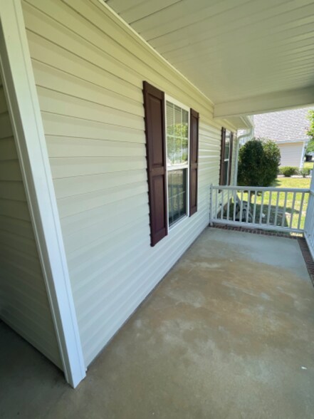 Building Photo - 7791 Cottonwood Ave