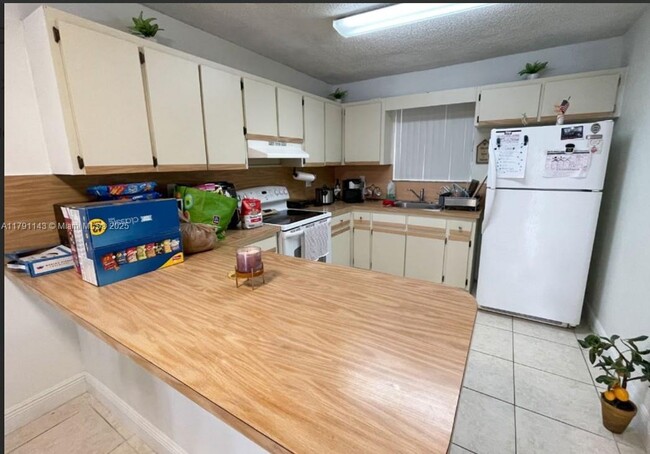 Building Photo - 1130 W 37th St