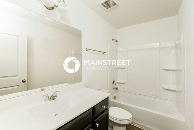 Building Photo - 3 Bedroom Pet-Friendly Home in SAINT HEDWIG, TX with Main Street Renewal