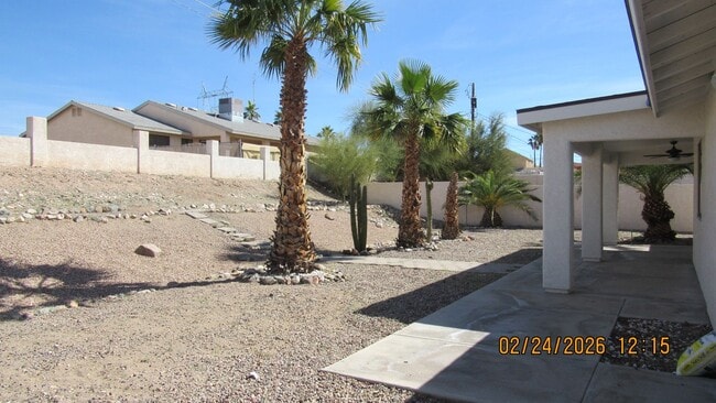 Building Photo - 3 Bedroom 2 bathroom 2 car garage