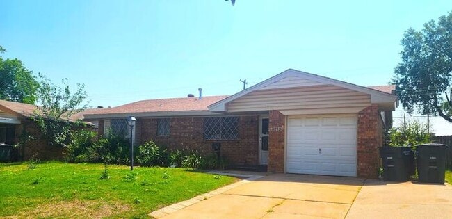Primary Photo - 3 Bed 1 Bath 1 Car Garage in the Leonhardt...