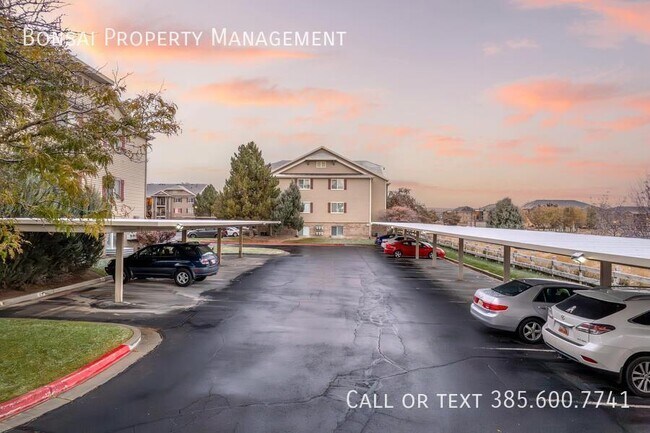 Building Photo - 8096 N Ridge Loop E