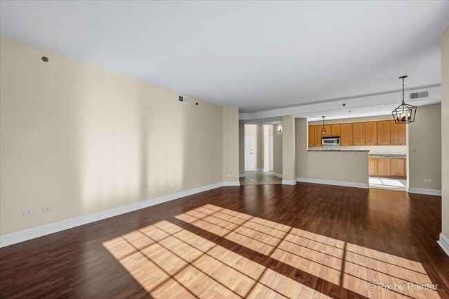 Building Photo - 543 N Hough St