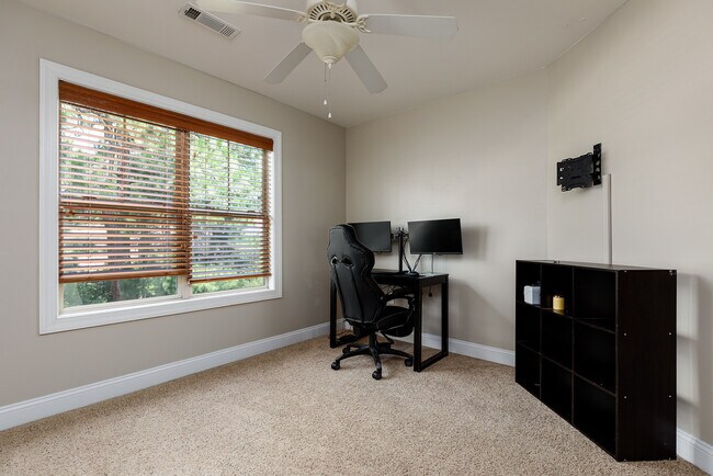 Building Photo - 22 Cypress Cir