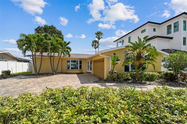 Building Photo - 11245 9th St E