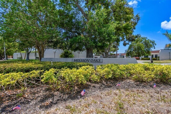 Building Photo - 9032 Mission Oaks Blvd