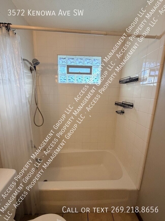 Building Photo - 3572 Kenowa Ave SW