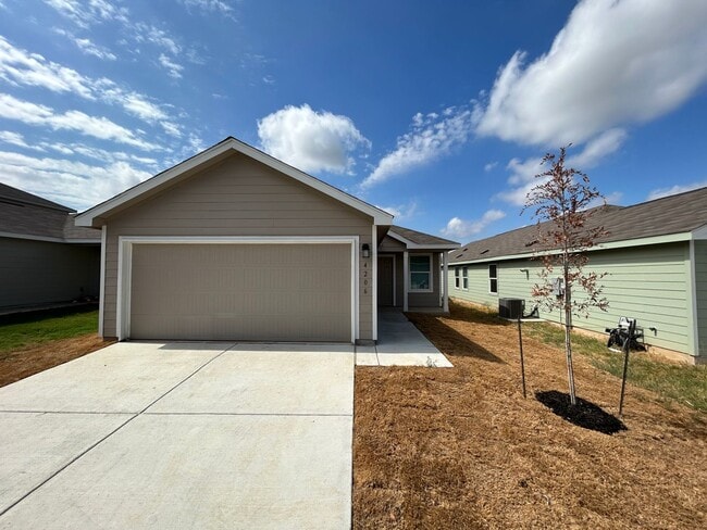 Building Photo - 3BD/2BA with Washer/Dryer Included – Fenced Yard, Garage & Community Pool!