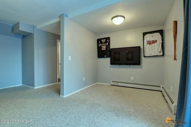 Building Photo - PRICE DROP!| BEAUTIFUL, FULLY UPDATED SING...