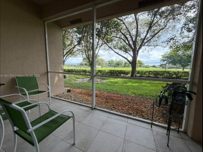 Building Photo - 3172 Fairway Cir