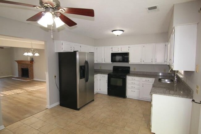 Building Photo - 175 Douglas Fir Ct