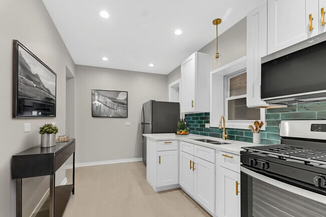 Building Photo - 8042 S Champlain Ave