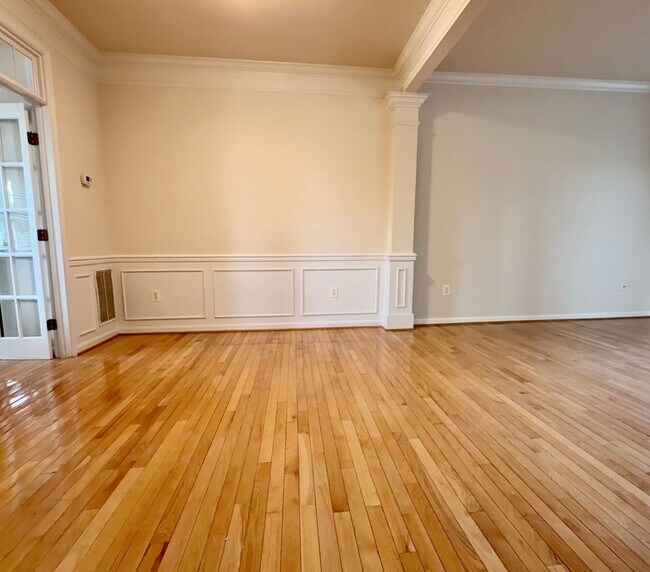Building Photo - 6130 Stonehenge Pl