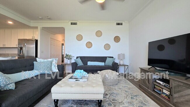 Building Photo - 43010 Greenway Blvd