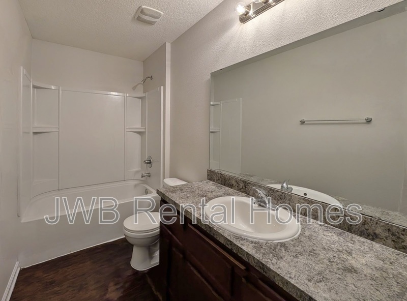 Building Photo - 4736 Lenox Ave