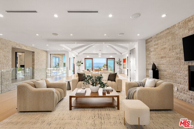 Building Photo - 3116 Elvido Dr