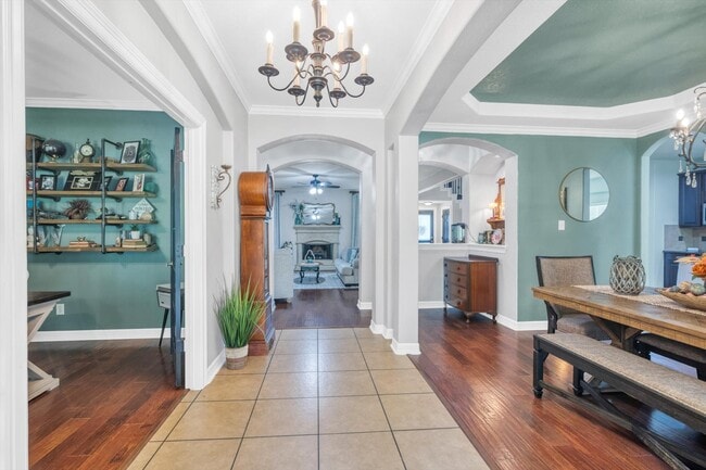 Building Photo - 8810 Tumblewood Dr