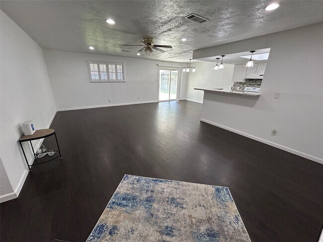 Building Photo - 11127 Sageview Dr
