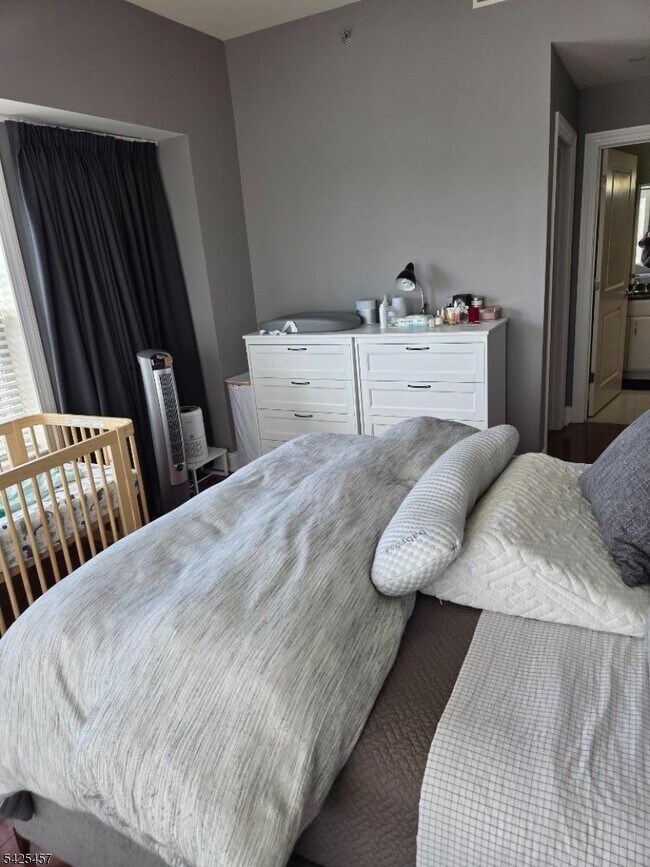 Building Photo - 48 S Park St