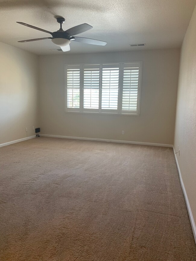 Building Photo - Gorgeous home in Patterson