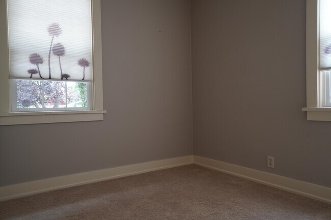 Building Photo - 2721 W Cassia St