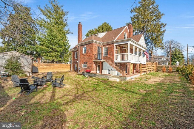 Building Photo - 1700 Dewitt Ave