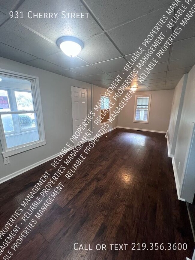 Building Photo - 931 Cherry St