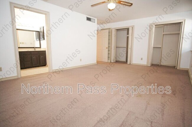 Building Photo - 1808 Gurss Pl