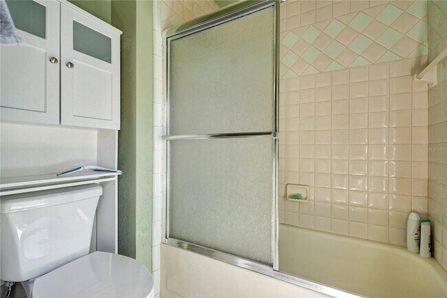 Building Photo - 6719 Fairway Cove Dr