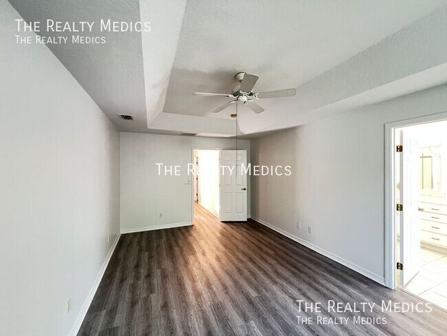 Building Photo - 2644 SW 20th Cir