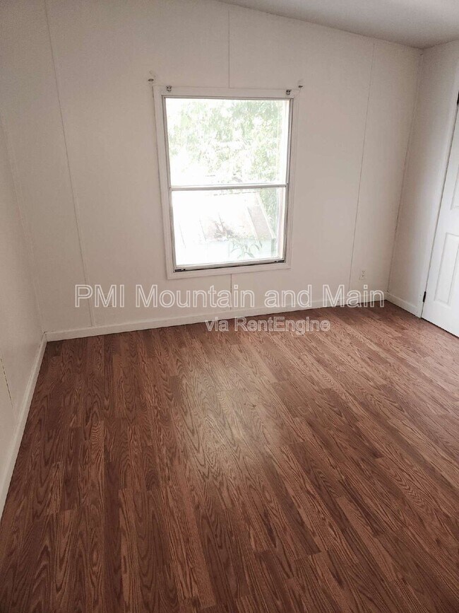 Building Photo - 32 Misty Mountain Way