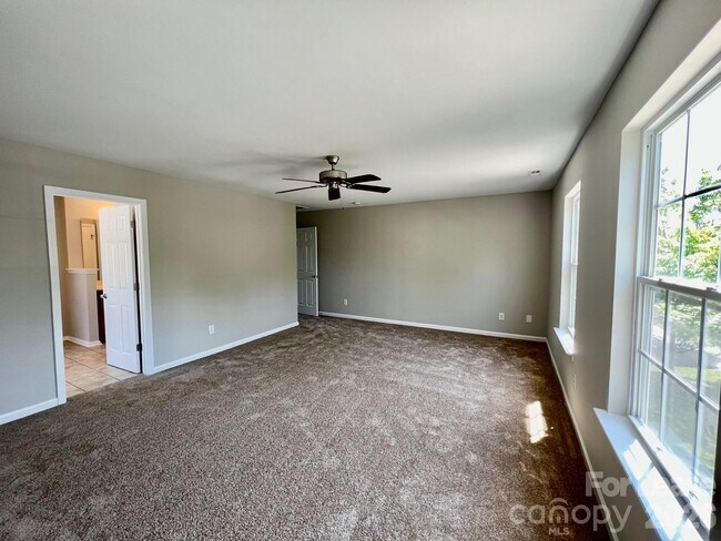 Building Photo - 10311 Dominion Village Dr