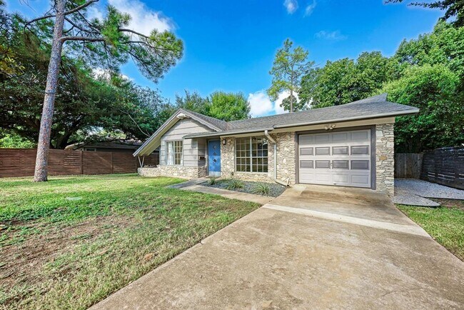 Building Photo - 2508 East Side Dr