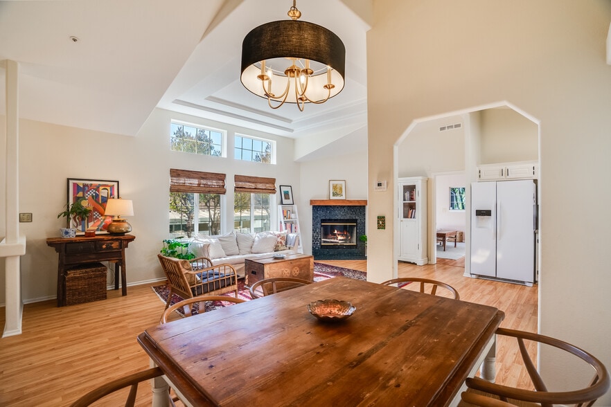 Building Photo - 1169 Aztec