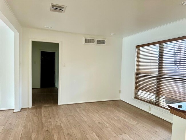 Building Photo - 5223 Schuler St