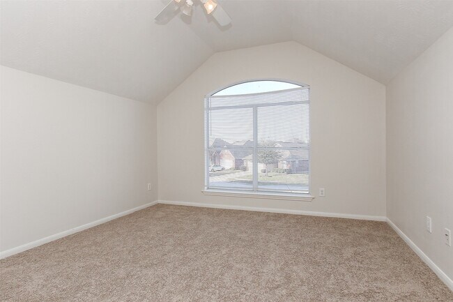 Building Photo - 6103 Menor Crest Dr