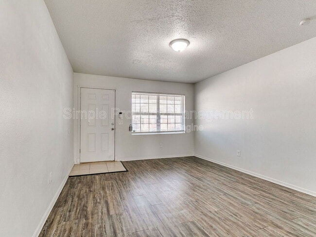 Building Photo - 9524 McIntosh Ave