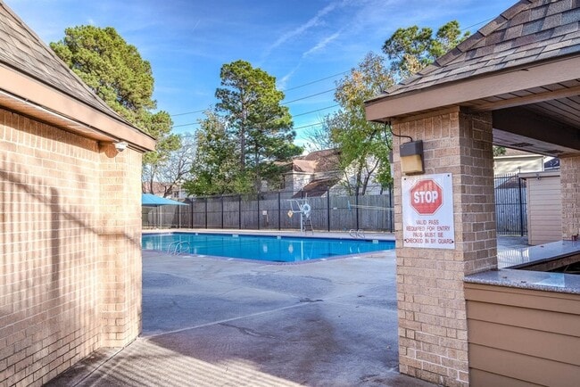 Building Photo - 17203 Kettle Creek Dr