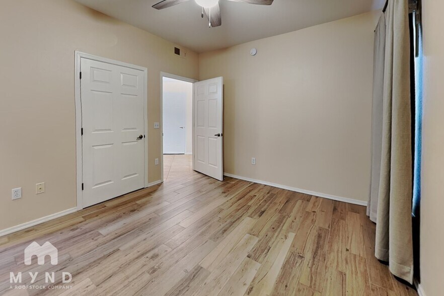 Building Photo - 600 W Grove Pkwy