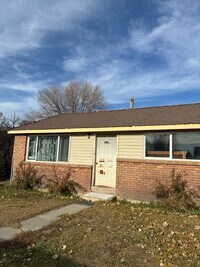 Building Photo - 202 W Lorene Ln