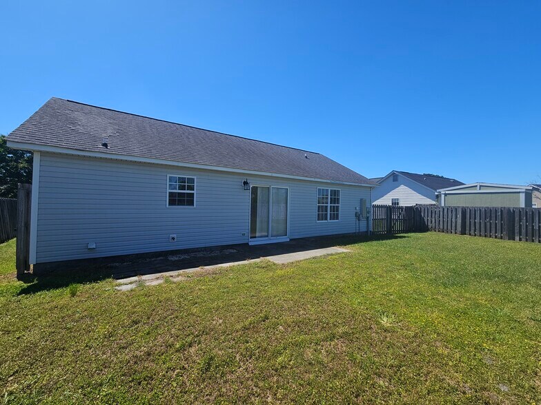 Building Photo - 2701 Ashby Dr