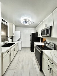 Building Photo - 925-925 North Rd