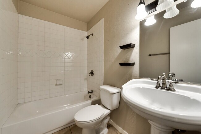 Building Photo - Watauga/North Richland Hills: $1925 3 bed ...