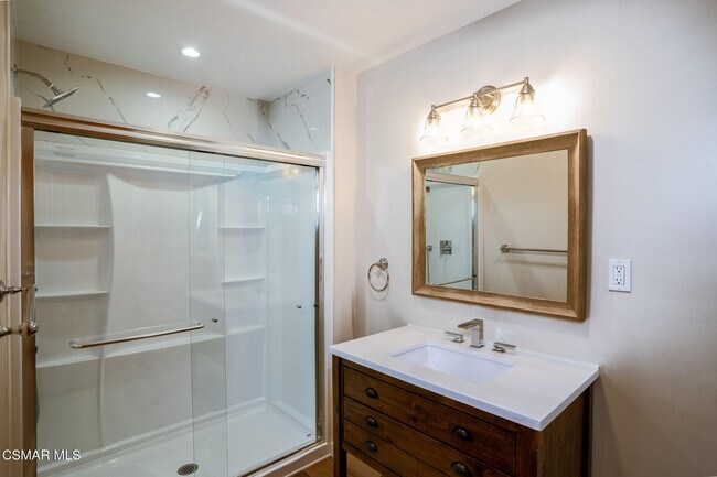 Building Photo - 1753 Hidden Vly Rd