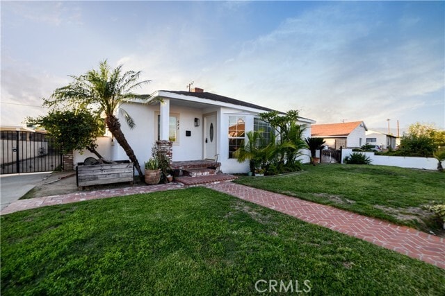 Building Photo - 623 N Nora Ave