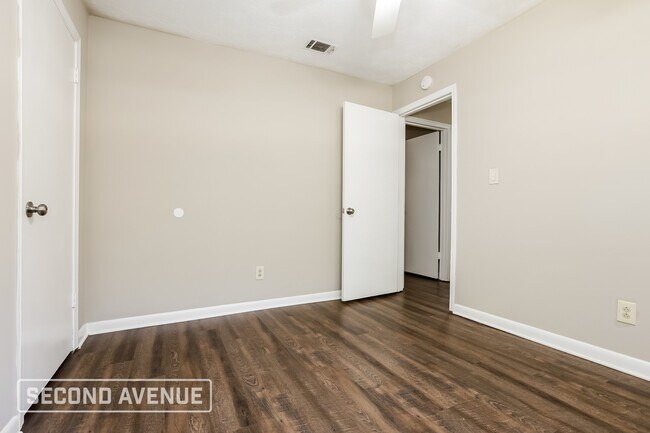 Building Photo - 2053 Chestnut Log Dr