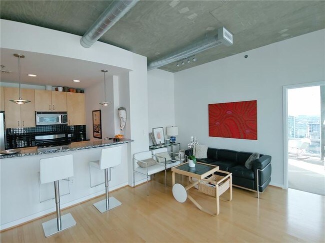 Building Photo - 943 Peachtree St NE