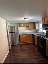 Building Photo - 100 Kings Ridge Dr