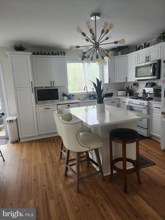 Building Photo - 16 Charles Ct